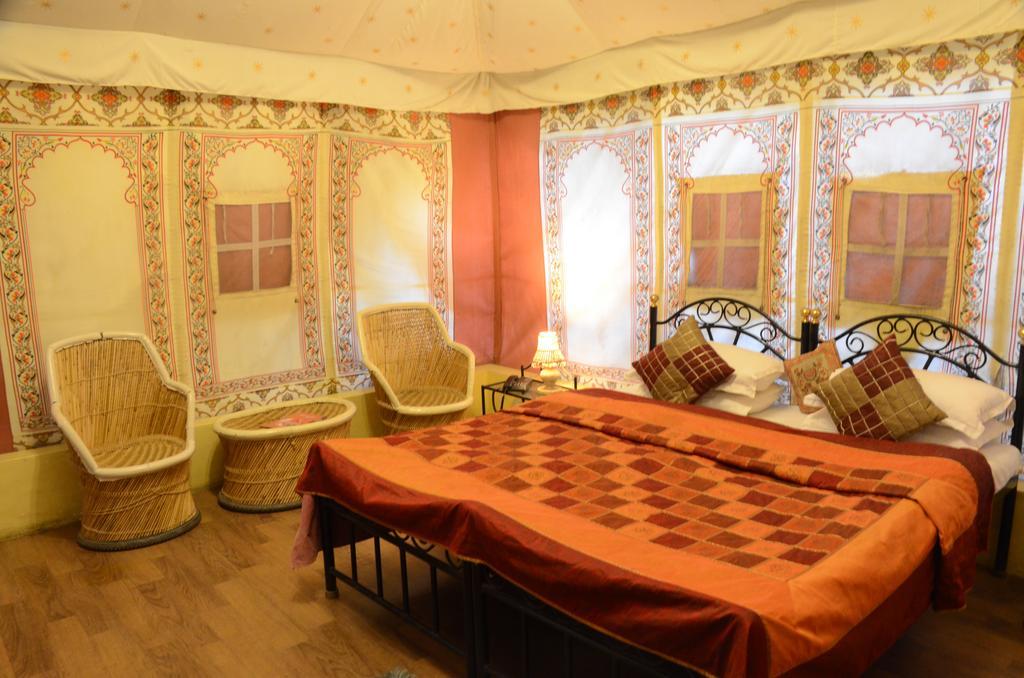 The Aravali Tent Resort Udaipur Habitación foto